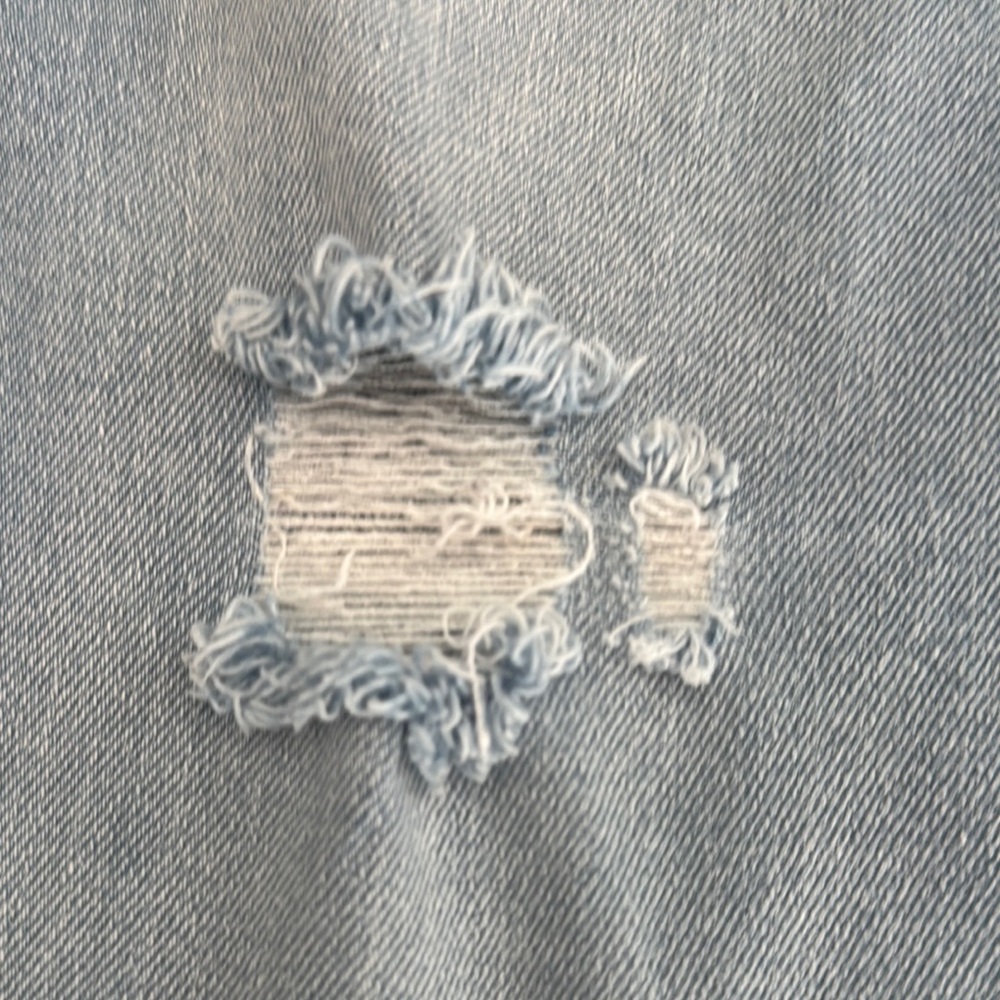 Kensie Light Blue Cropped Jeans with Frayed Hem - Picture 5 of 6